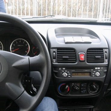 kypit_ramka-intro-incar-rns-n01-nissan-almera-sentra-2000-2006