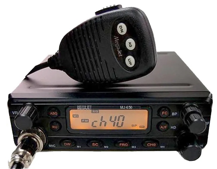 kypit_radiostantsiya-megajet-650-r-s-am-fm-240-kan-10w